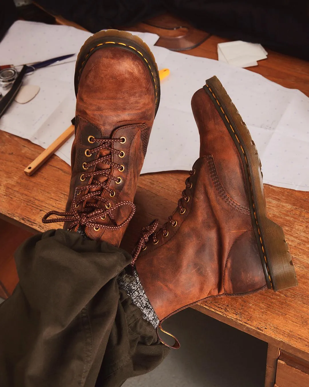 1460 Pascal Waxed Full Grain Leather Boots