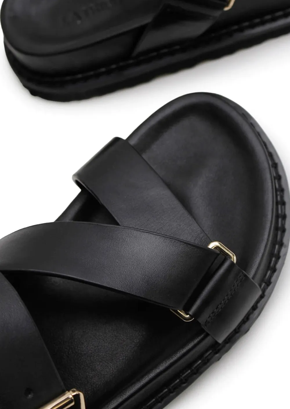 Aki Slide Black