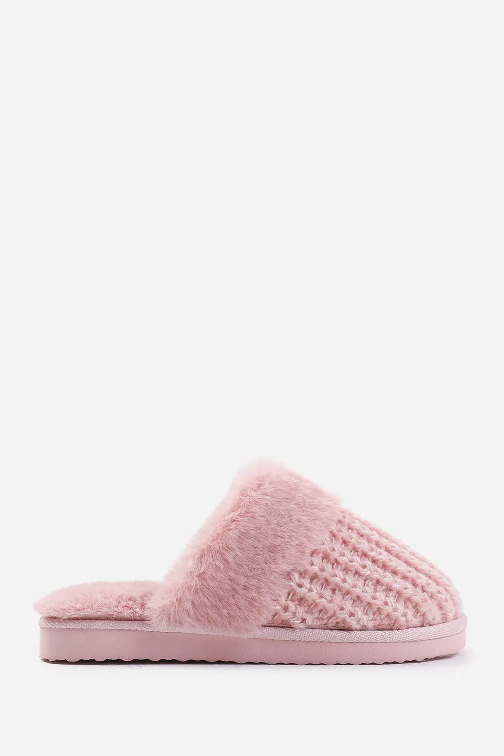 COMFORT SLIP ON KNITTED SLIPPERS WITH FUR TRIM IN LIGHT PINK YARN